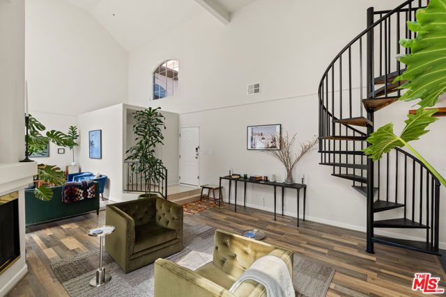 7101 La Tijera Boulevard J201, Los Angeles, CA 90045