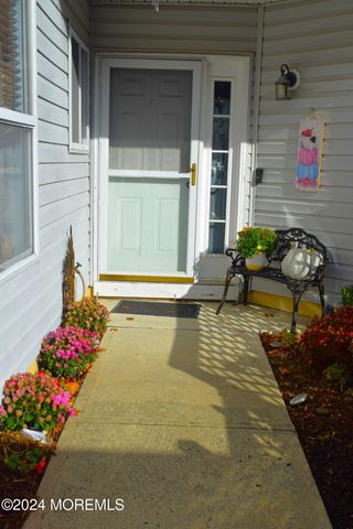 63 Lookout Drive, Manahawkin, NJ 08050