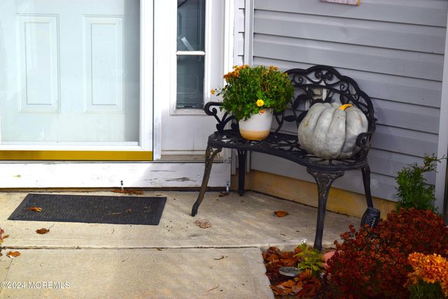 63 Lookout Drive, Manahawkin, NJ 08050