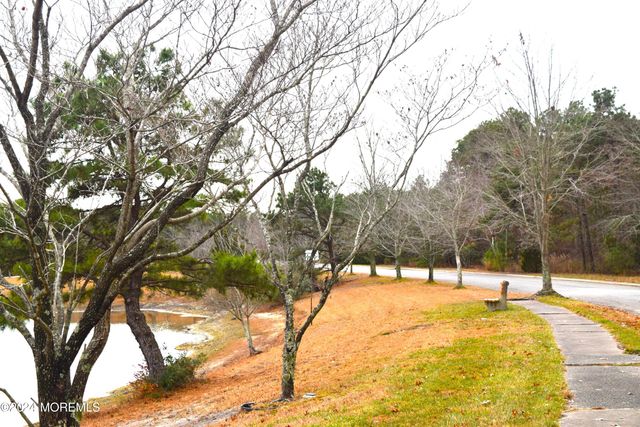 63 Lookout Drive, Manahawkin, NJ 08050