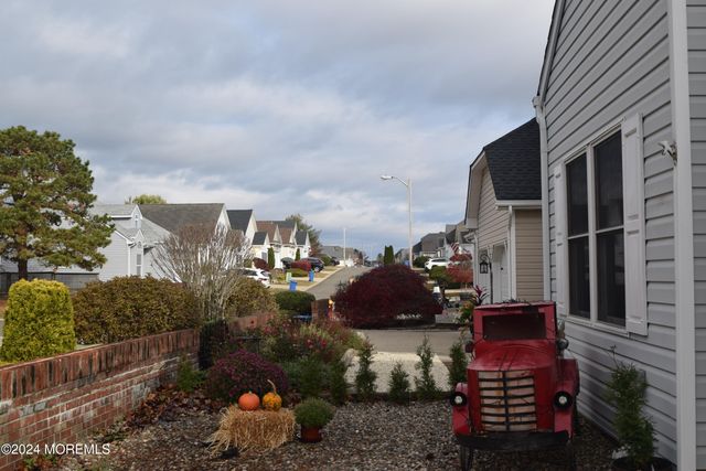 63 Lookout Drive, Manahawkin, NJ 08050