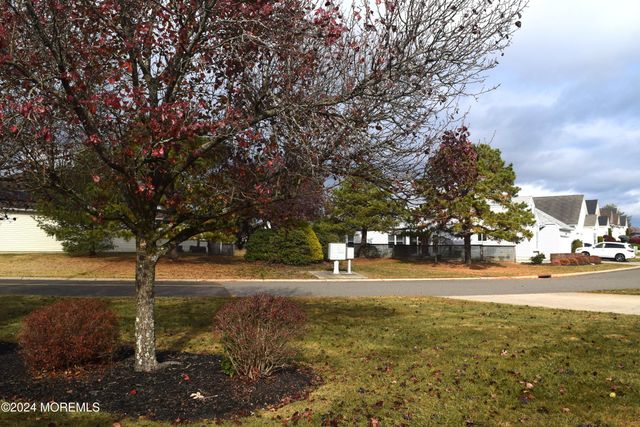 63 Lookout Drive, Manahawkin, NJ 08050