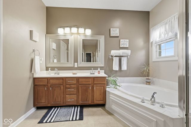 9103 Iris Lane, Zionsville, IN 46077