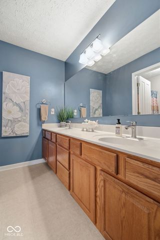 9103 Iris Lane, Zionsville, IN 46077