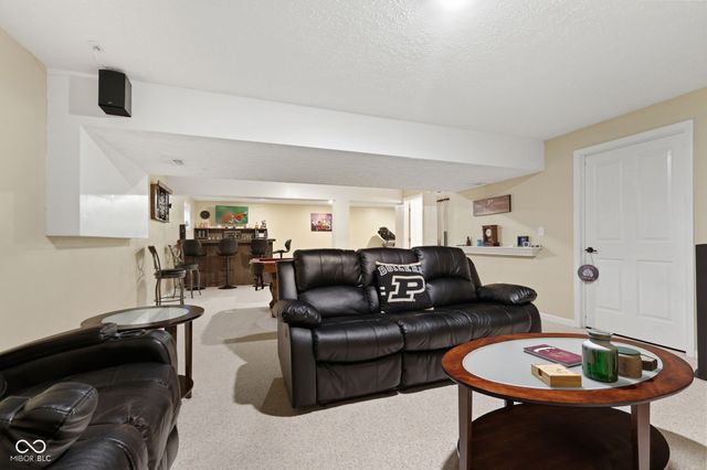 9103 Iris Lane, Zionsville, IN 46077