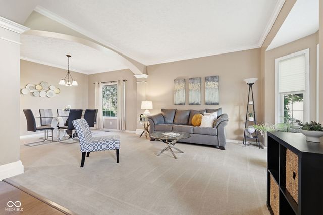 9103 Iris Lane, Zionsville, IN 46077