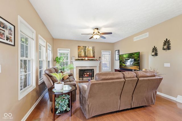 9103 Iris Lane, Zionsville, IN 46077