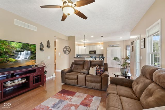 9103 Iris Lane, Zionsville, IN 46077