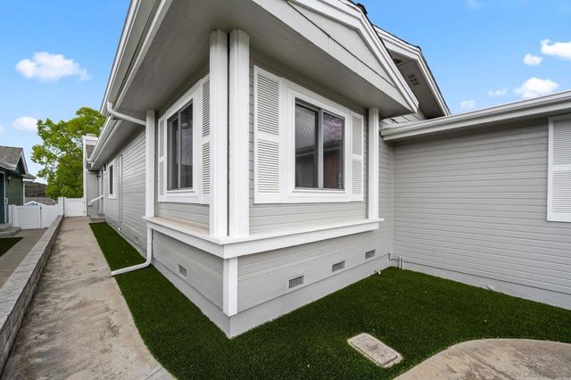 4465 Topaz Ln, Oceanside, CA 92056