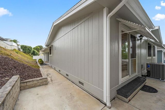 4465 Topaz Ln, Oceanside, CA 92056