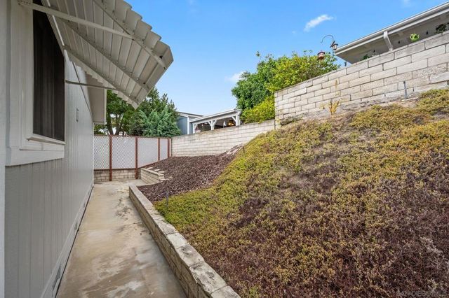 4465 Topaz Ln, Oceanside, CA 92056