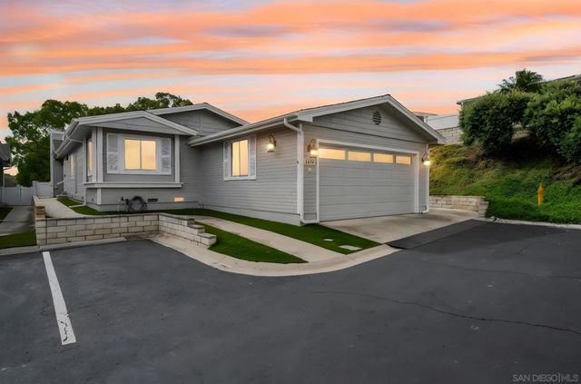 4465 Topaz Ln, Oceanside, CA 92056