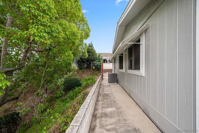 4465 Topaz Ln, Oceanside, CA 92056