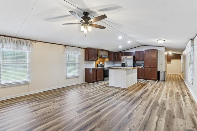 12192 Roddy Rd, Gonzales, LA 70737