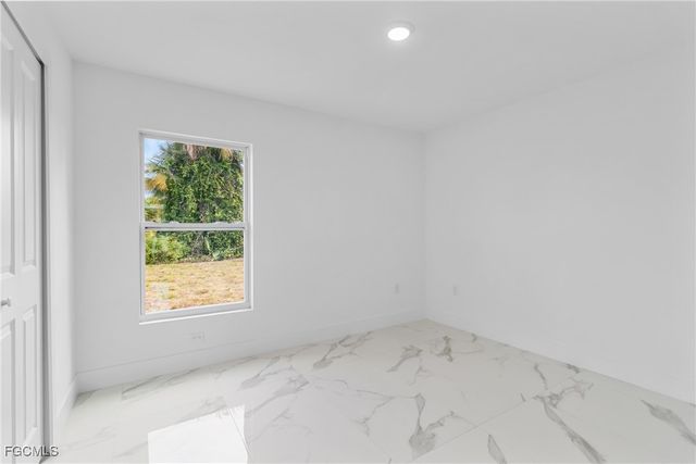 2812 65TH ST W, Lehigh Acres, FL 33971