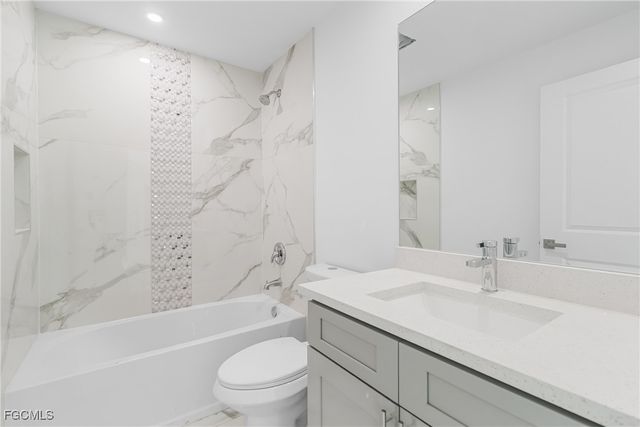 2812 65TH ST W, Lehigh Acres, FL 33971