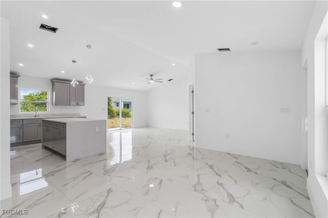 2812 65TH ST W, Lehigh Acres, FL 33971