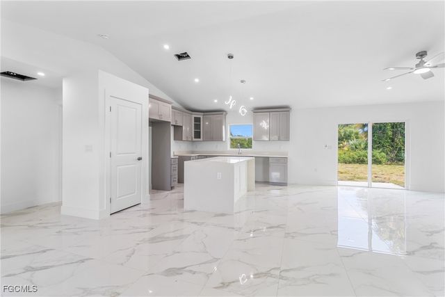 2812 65TH ST W, Lehigh Acres, FL 33971