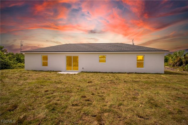 2812 65TH ST W, Lehigh Acres, FL 33971