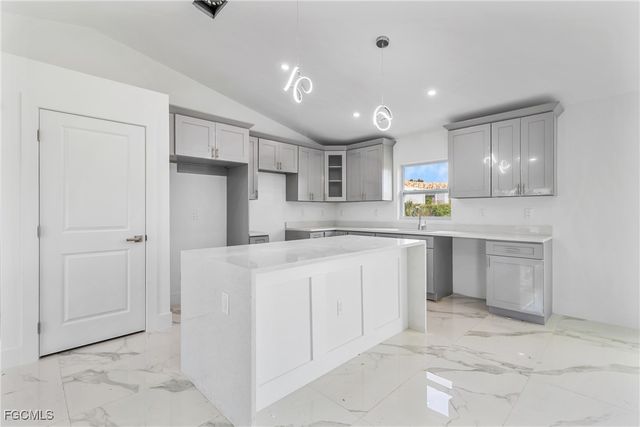 2812 65TH ST W, Lehigh Acres, FL 33971