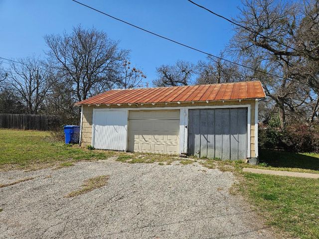 1130 N Main ST, Elgin, TX 78621