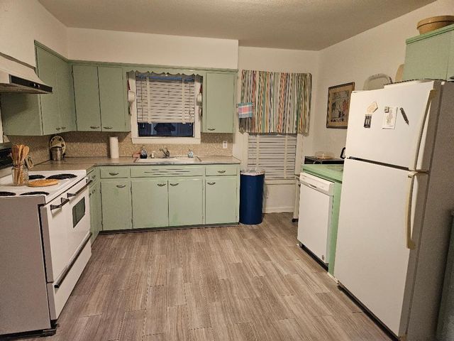 1130 N Main ST, Elgin, TX 78621