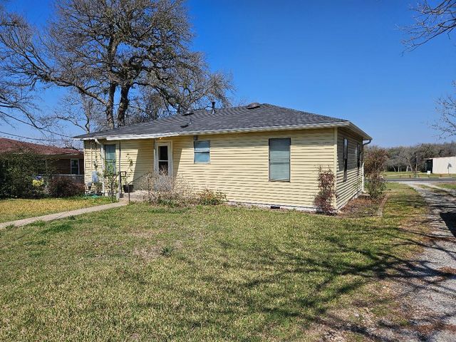 1130 N Main ST, Elgin, TX 78621