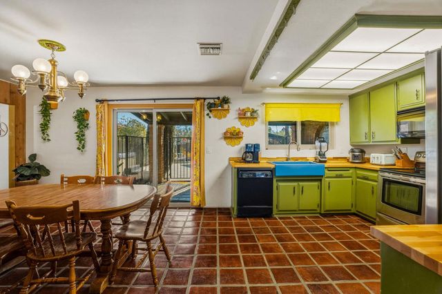 7579 Balsa Avenue, Yucca Valley, CA 92284