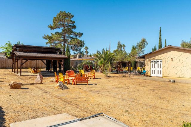 7579 Balsa Avenue, Yucca Valley, CA 92284