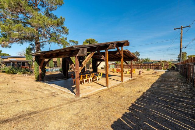 7579 Balsa Avenue, Yucca Valley, CA 92284