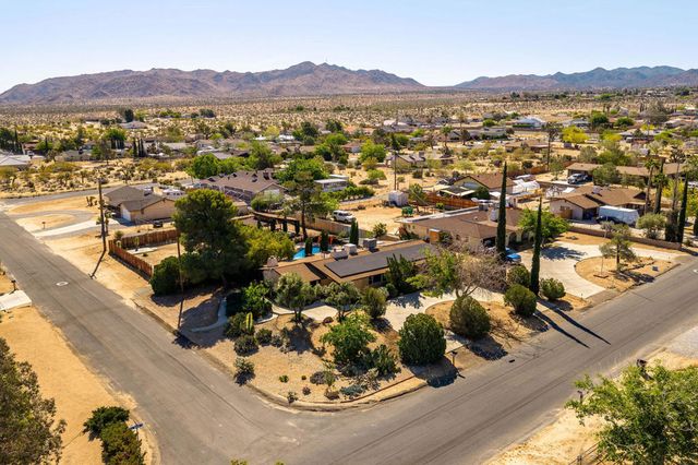 7579 Balsa Avenue, Yucca Valley, CA 92284