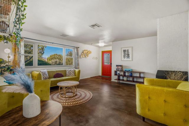 7579 Balsa Avenue, Yucca Valley, CA 92284