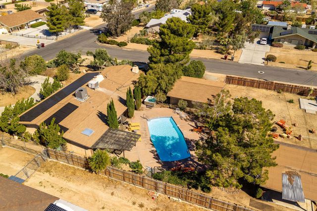 7579 Balsa Avenue, Yucca Valley, CA 92284