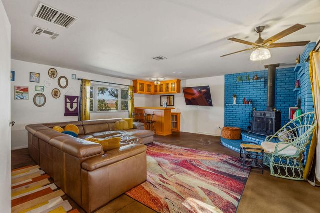 7579 Balsa Avenue, Yucca Valley, CA 92284