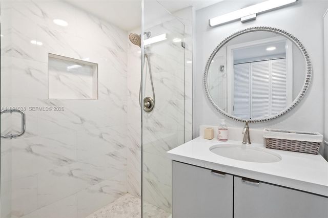 3600 Mystic Pointe Dr 1212, Aventura, FL 33180