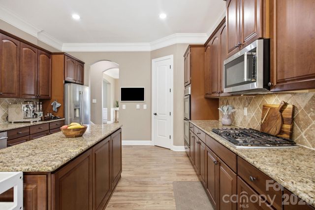130 Lakeshore Hills Drive, Mooresville, NC 28117