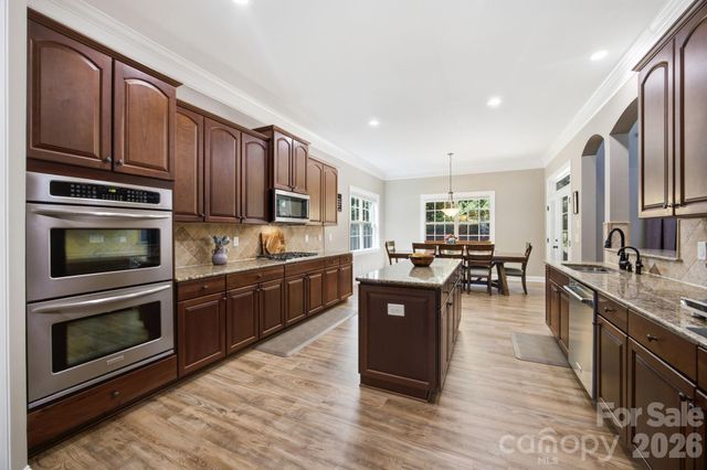 130 Lakeshore Hills Drive, Mooresville, NC 28117