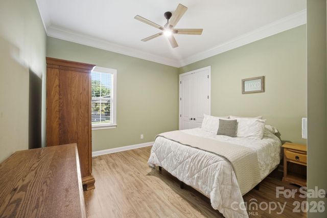 130 Lakeshore Hills Drive, Mooresville, NC 28117