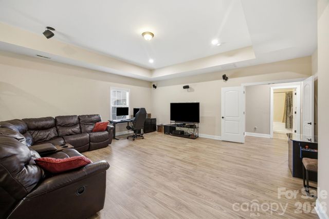 130 Lakeshore Hills Drive, Mooresville, NC 28117