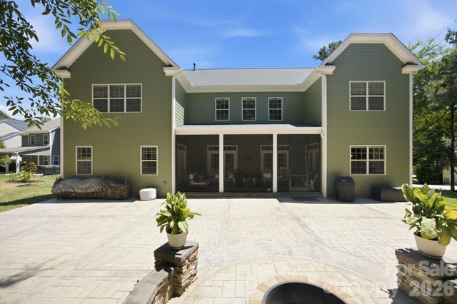 130 Lakeshore Hills Drive, Mooresville, NC 28117