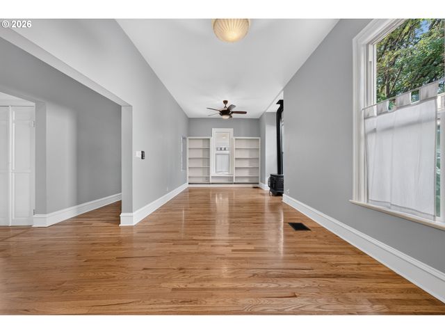 841 JACKSON St, Eugene, OR 97402