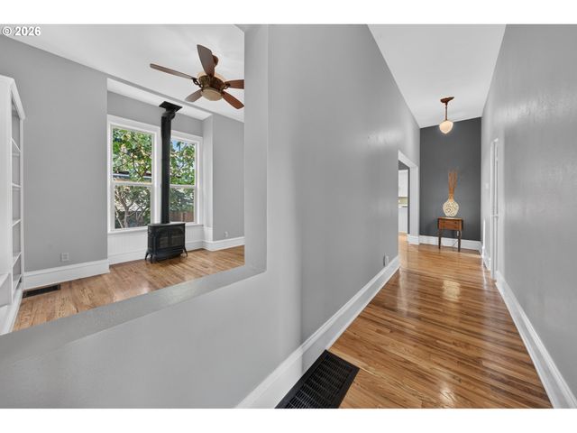 841 JACKSON St, Eugene, OR 97402