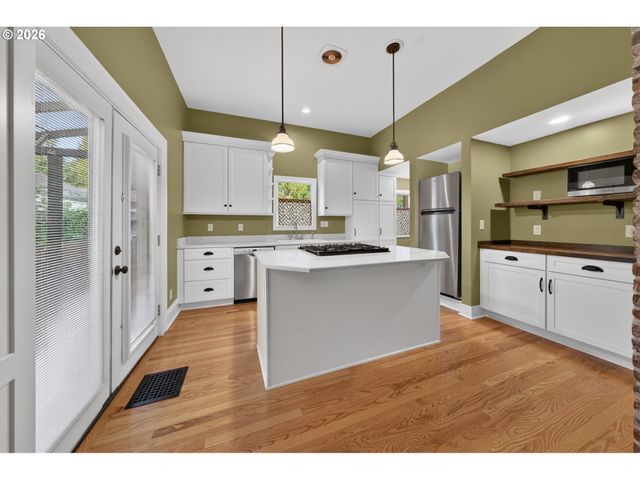 841 JACKSON St, Eugene, OR 97402