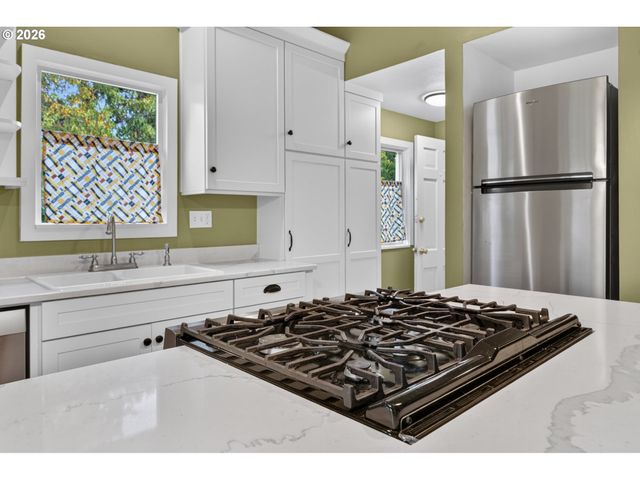 841 JACKSON St, Eugene, OR 97402
