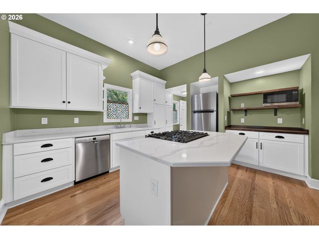 841 JACKSON St, Eugene, OR 97402