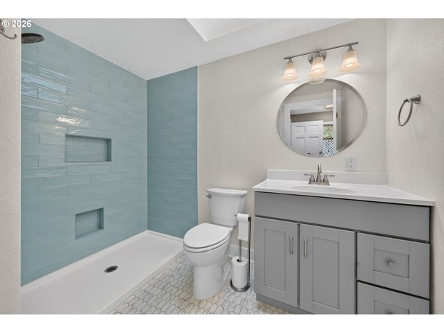 841 JACKSON St, Eugene, OR 97402