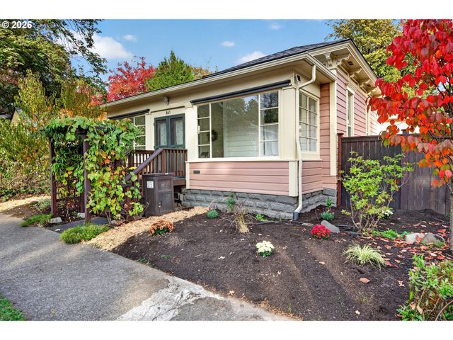 841 JACKSON St, Eugene, OR 97402