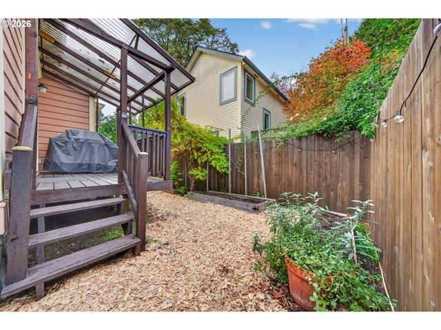841 JACKSON St, Eugene, OR 97402