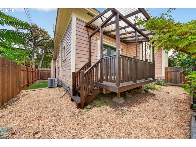 841 JACKSON St, Eugene, OR 97402