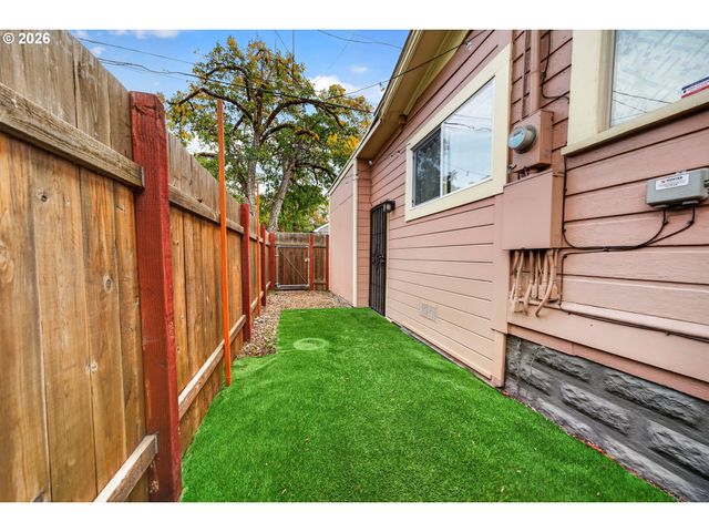 841 JACKSON St, Eugene, OR 97402